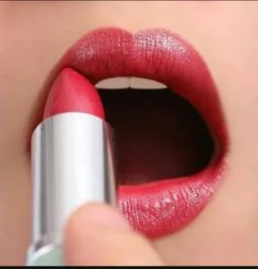 Lipstick tahan lebih lama